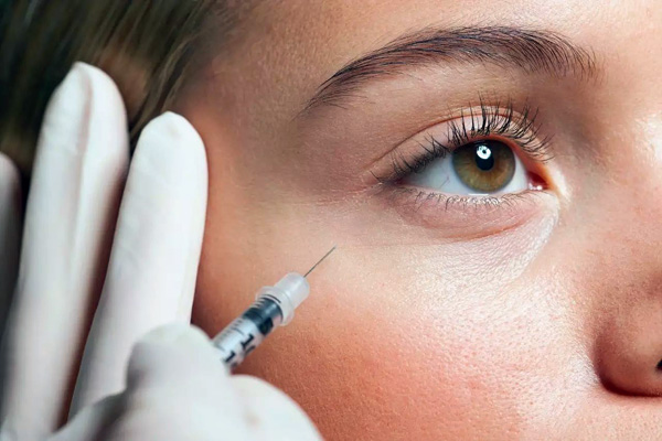 Приправци за токсин ботулинум токсина за корекцију птозе очних капака